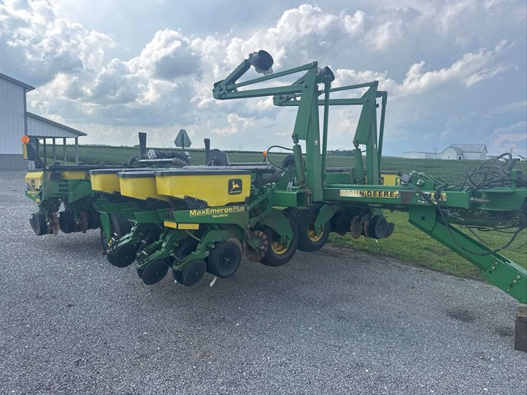 1999-john-deere-1780-image-2