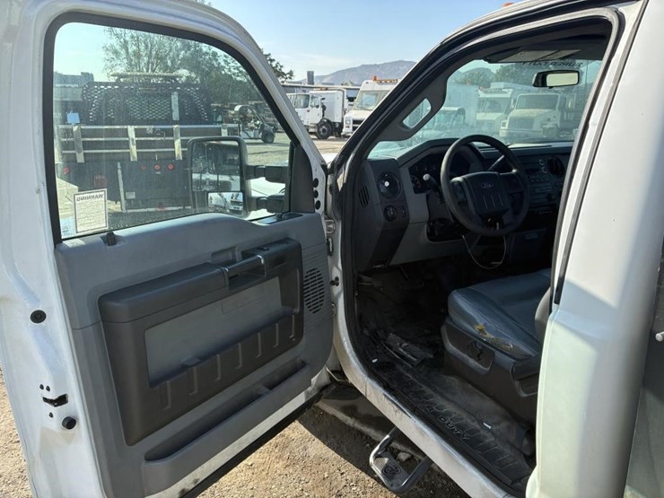 2016-ford-f350-image-13