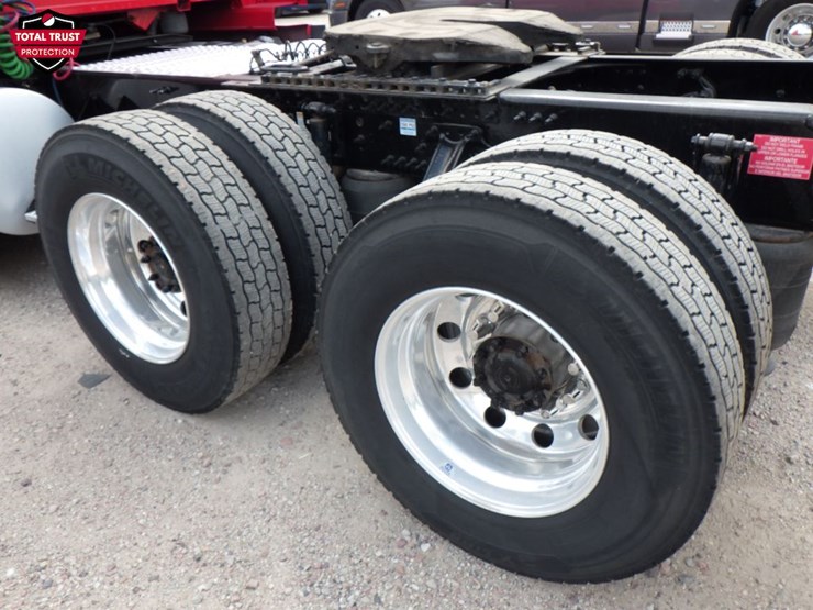 2024-volvo-vnl860-image-13