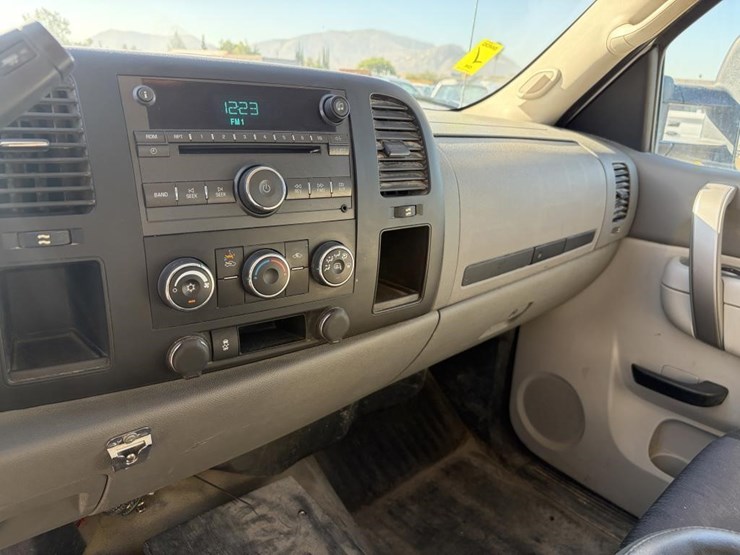 2012-gmc-sierra-2500hd-image-17