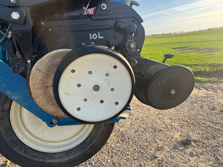 kinze-3800-image-15
