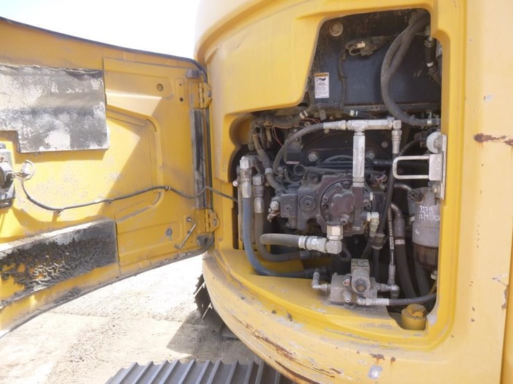 2016-kobelco-sk140sr-lc-5-image-21