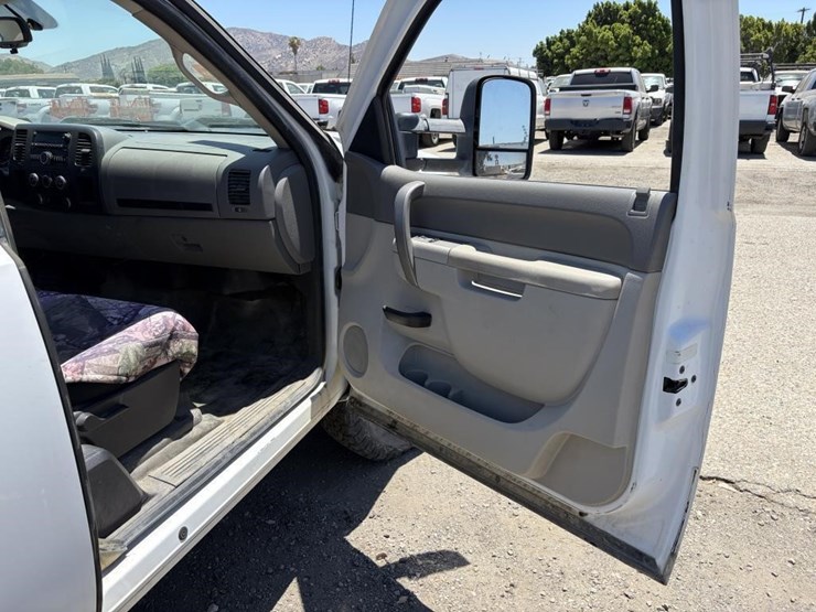 2012-gmc-sierra-2500hd-image-10