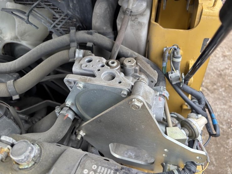2020-caterpillar-2c6000-image-30