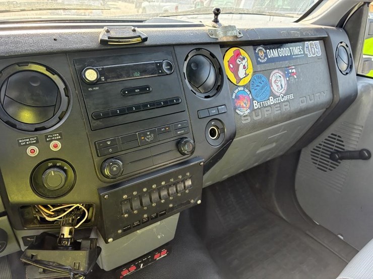 2012-ford-f550-image-19