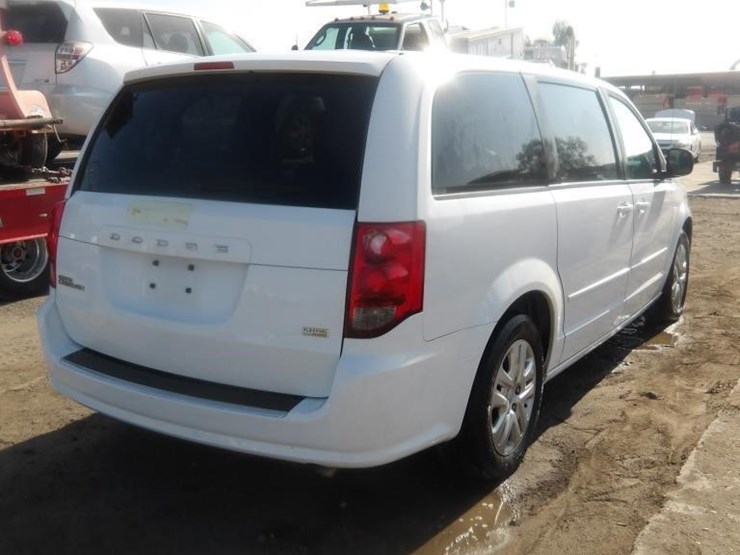 2017-dodge-grand-caravan-image-4