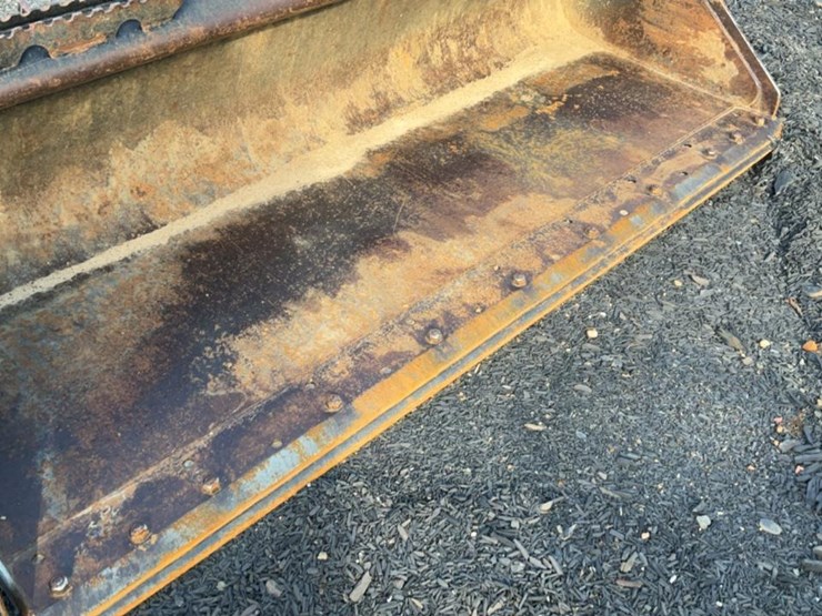 #161-•-78”-cat-skid-steer-bucket-image-5