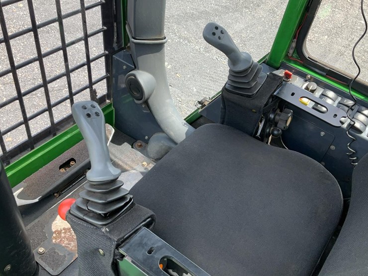 2015-deere-437d-image-34