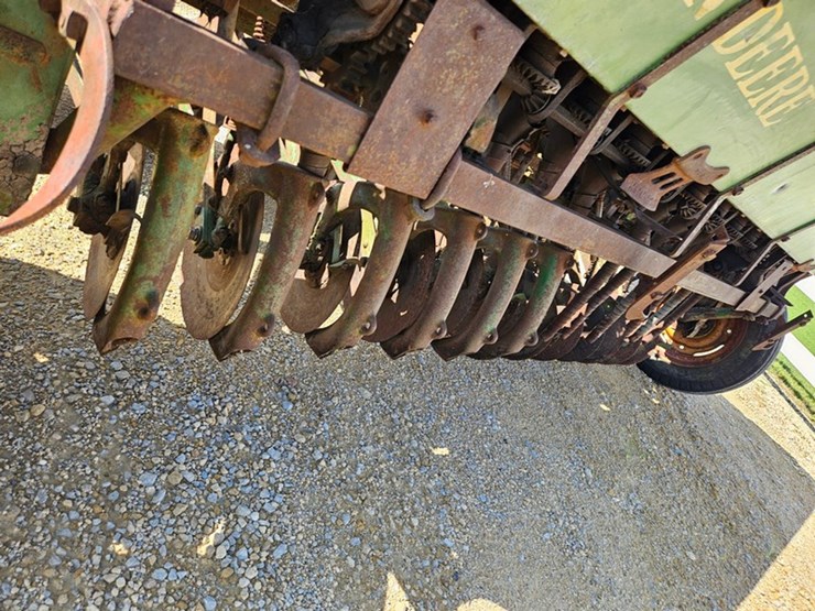 john-deere-8-image-21