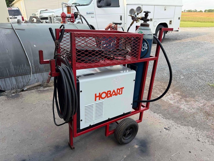 obart-tigmate-cc/ac/dc-welding-power-source-mounted-on-a-heavy-duty-portable-cart-image-1