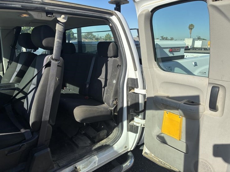 2012-gmc-sierra-2500hd-image-21