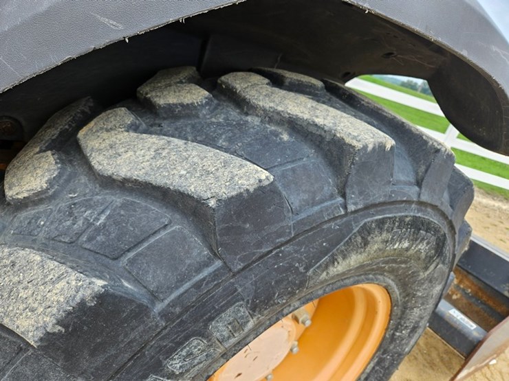 #27-•-case-570d-tractor/loader/scraper-image-45