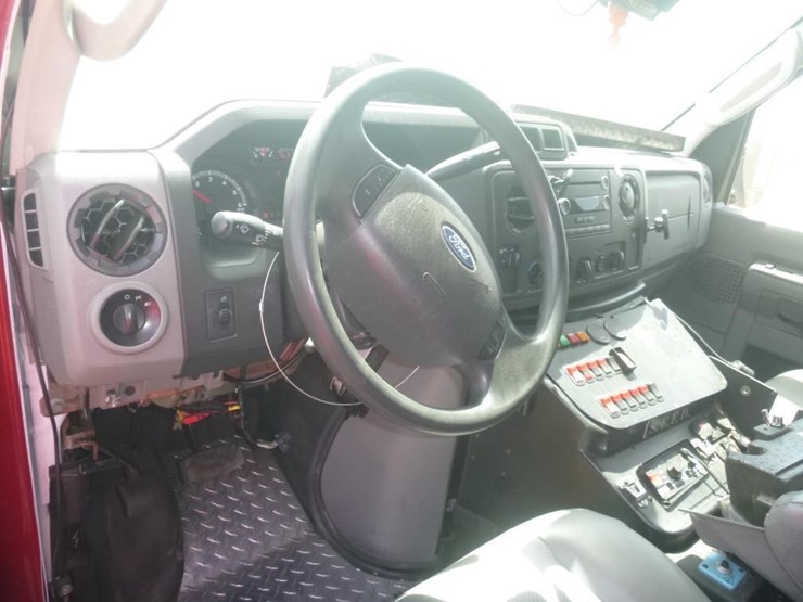 2019-ford-e350-image-13