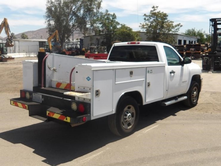 2013-chevrolet-silverado-2500-image-4