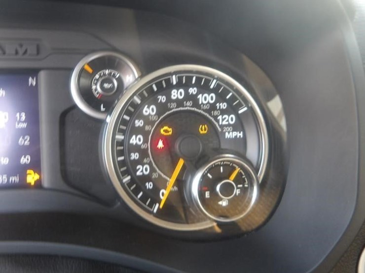 2019-dodge-ram-2500-image-23
