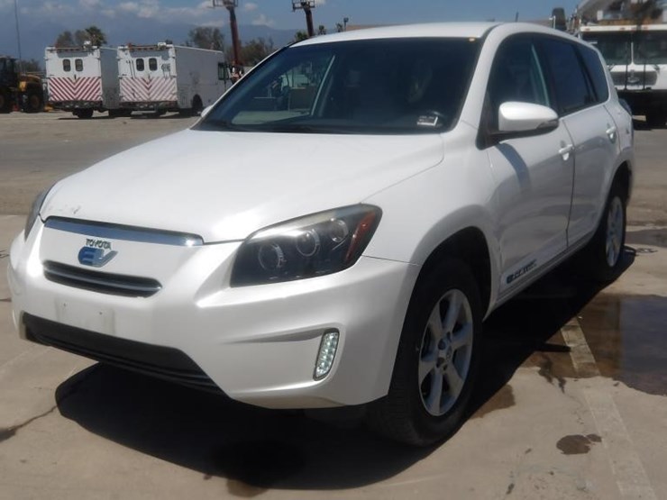 2012-toyota-rav4-image-1