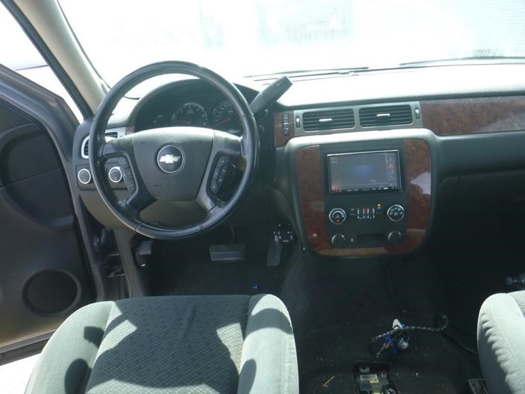 2007-chevrolet-tahoe-image-9