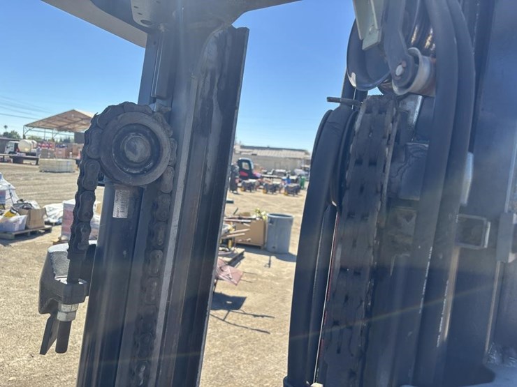 2016-caterpillar-2c6000-image-15