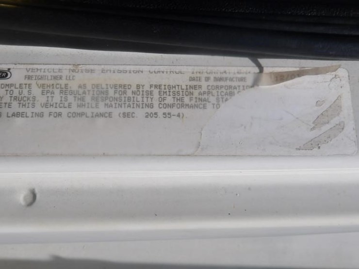 2002-freightliner-fl80-image-12