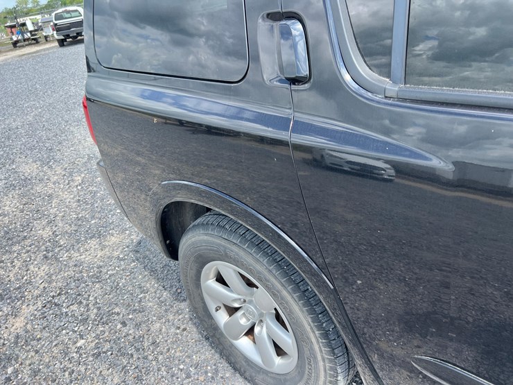 nissan-armada-image-17