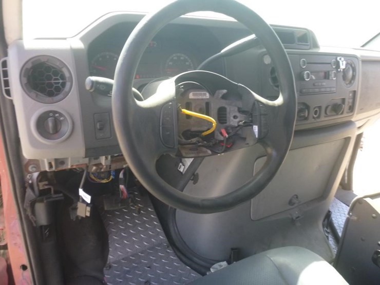 2014-ford-e350-image-12