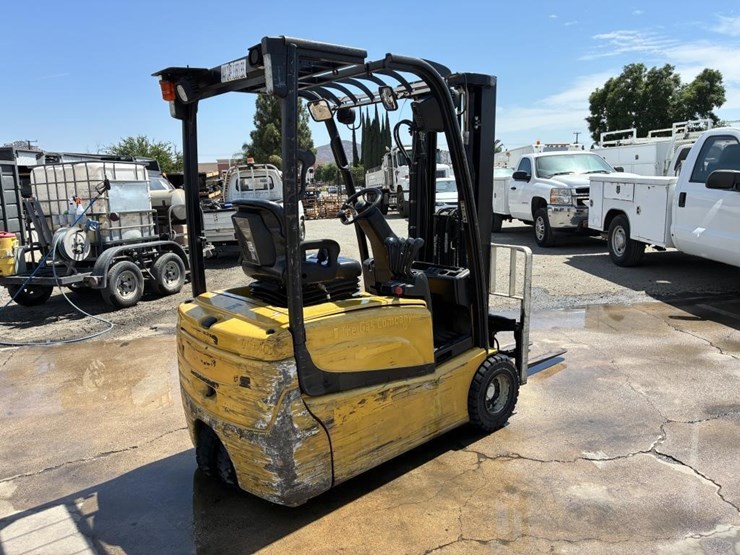 2011-yale-erp040vtn36tf082-forklift-image-3