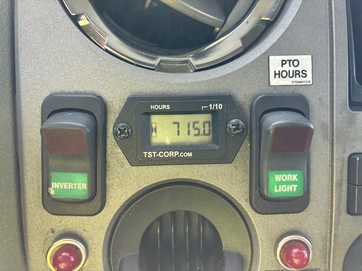 2015-ford-f550-image-28