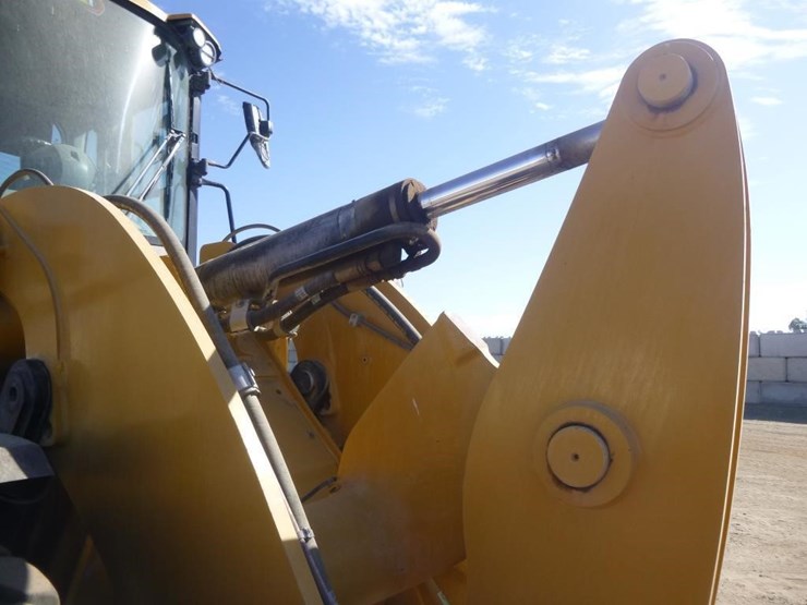 2022-caterpillar-930m-image-32