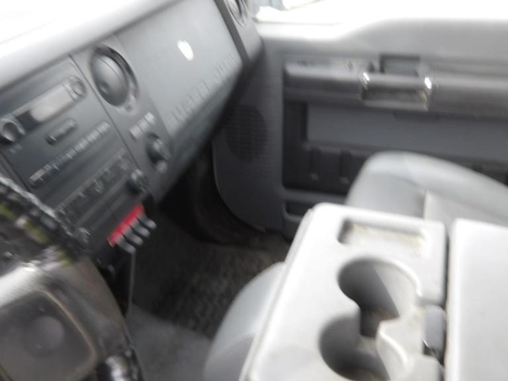 2011-ford-f550-image-22