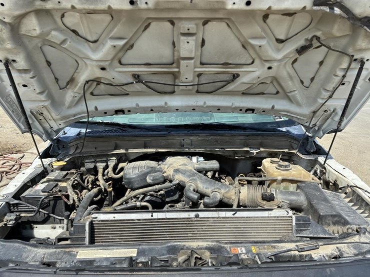 2011-ford-f550-image-10
