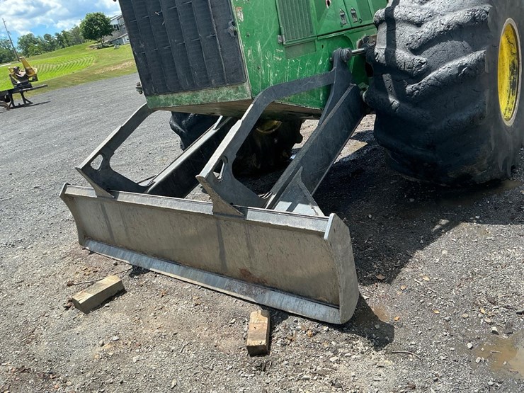 2019-deere-848l-image-19