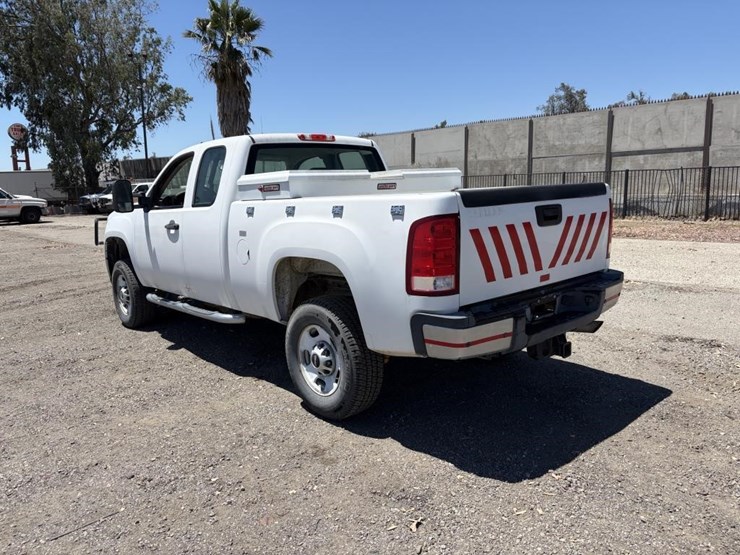2012-gmc-sierra-2500hd-image-4