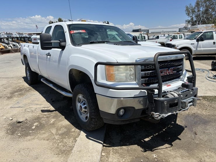 2012-gmc-sierra-2500hd-image-2