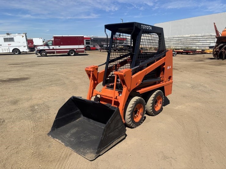 toyota-3sdk-skid-steer-loader-image-1