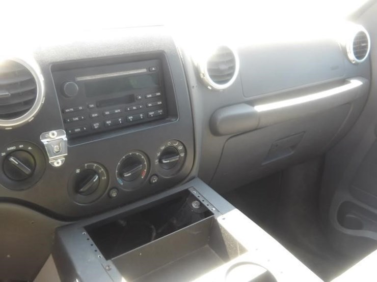 2003-ford-expedition-xlt-image-19
