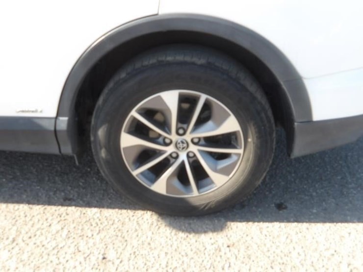 2018-toyota-rav4-image-5