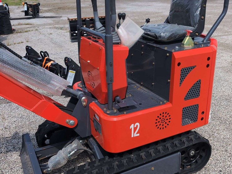 zjg-mini-excavator-zj-12-(red)-non--running-please-inspect-before-bidding-image-3