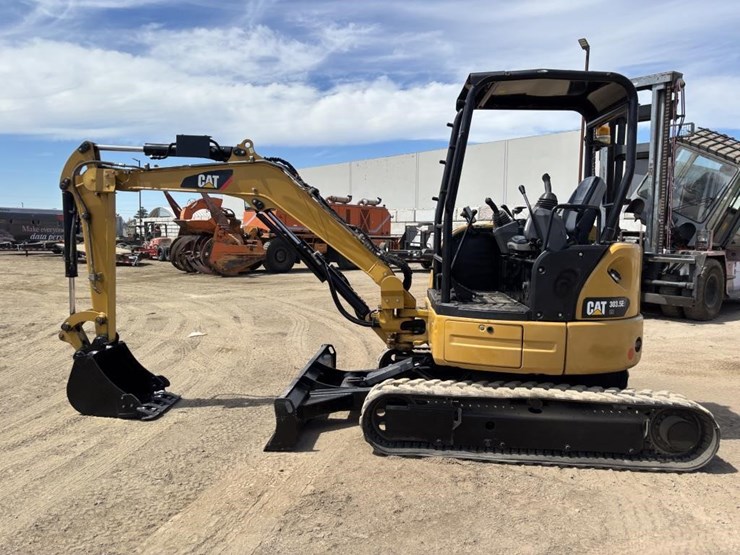 caterpillar-303.5-image-5