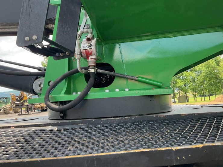 2015-deere-437d-image-83