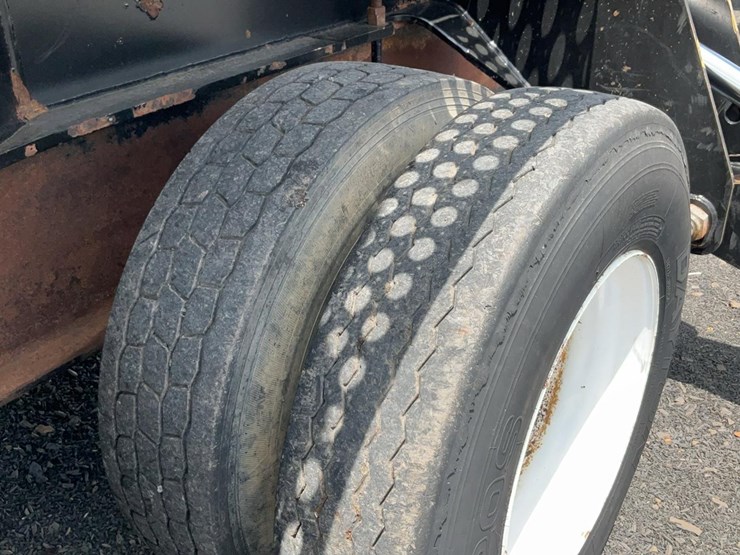 2015-deere-437d-image-92