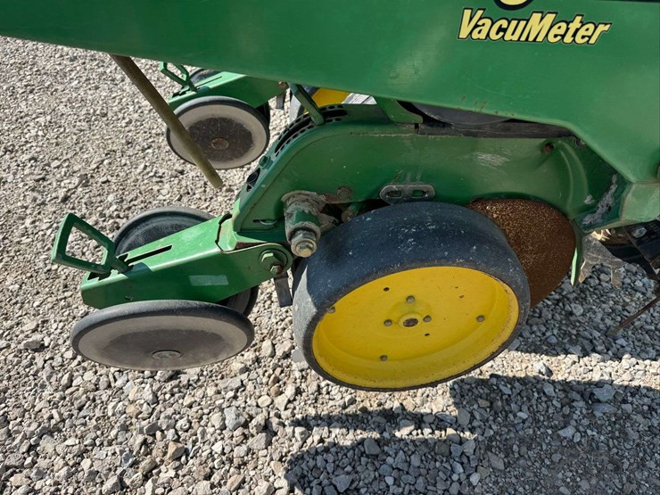 john-deere-7200-image-11