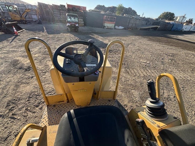 2006-caterpillar-cb-224e-image-20