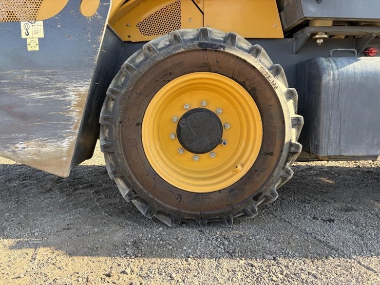 2021-xcmg-cv83pdu-vibratory-roller-image-10