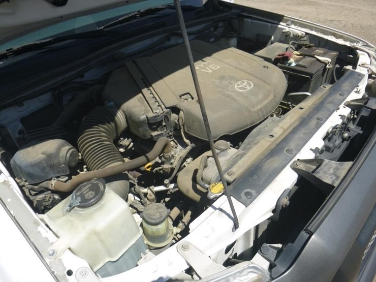 2013-toyota-tacoma-image-11