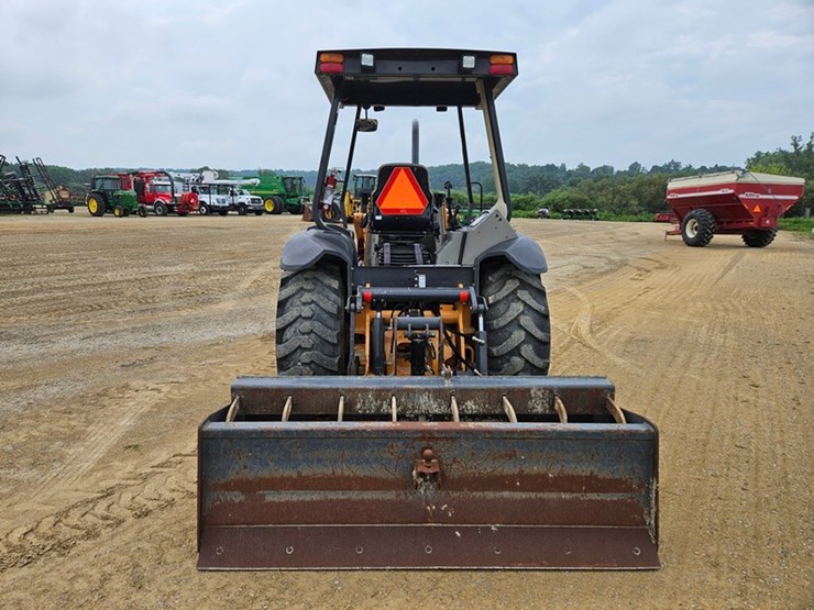 #27-•-case-570d-tractor/loader/scraper-image-4