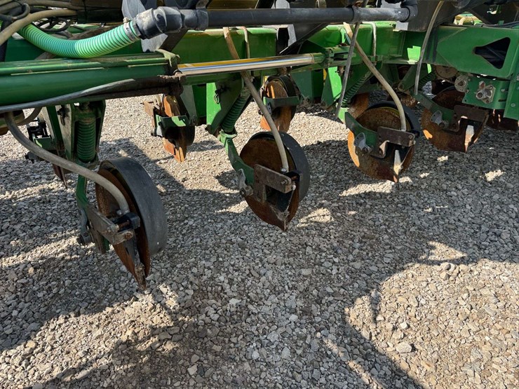 john-deere-7200-image-38