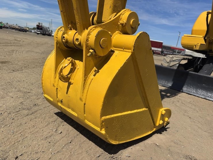 komatsu-pc20-7e-image-12