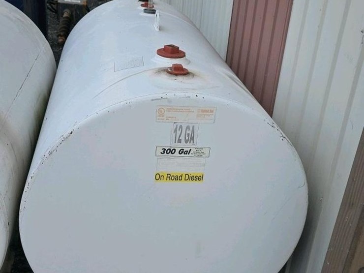 #490-•-300-gallon-fuel-tank-image-2