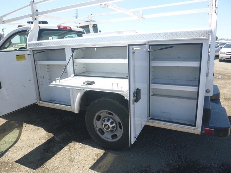 2017-chevrolet-2500hd-image-8