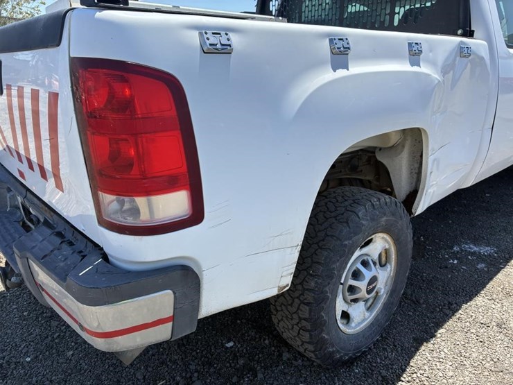 2012-gmc-sierra-2500hd-image-8